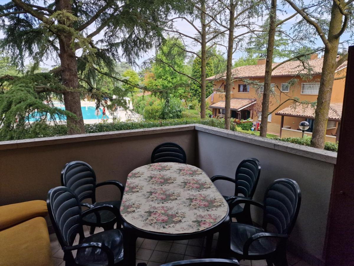 Casa Vittoria Sirmione Punta Gro Con Piscina Apartment Exterior photo