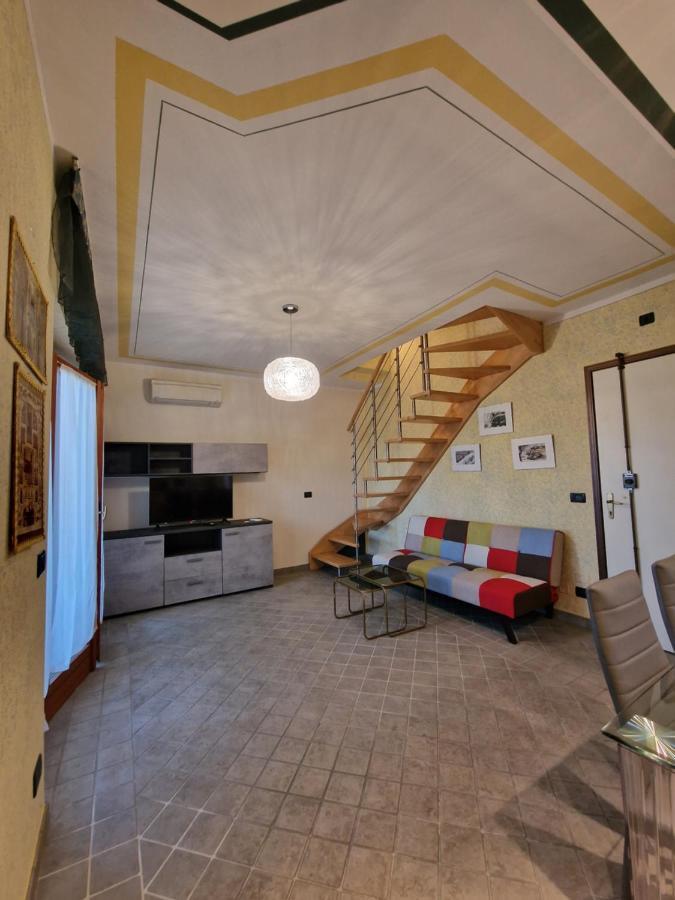 Casa Vittoria Sirmione Punta Gro Con Piscina Apartment Exterior photo